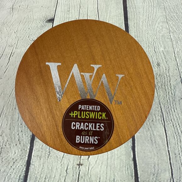 WoodWick Candle Currant Spiced Blackberry Cherry Scent Crackels 9.7 Oz‎ - Picture 2 of 7